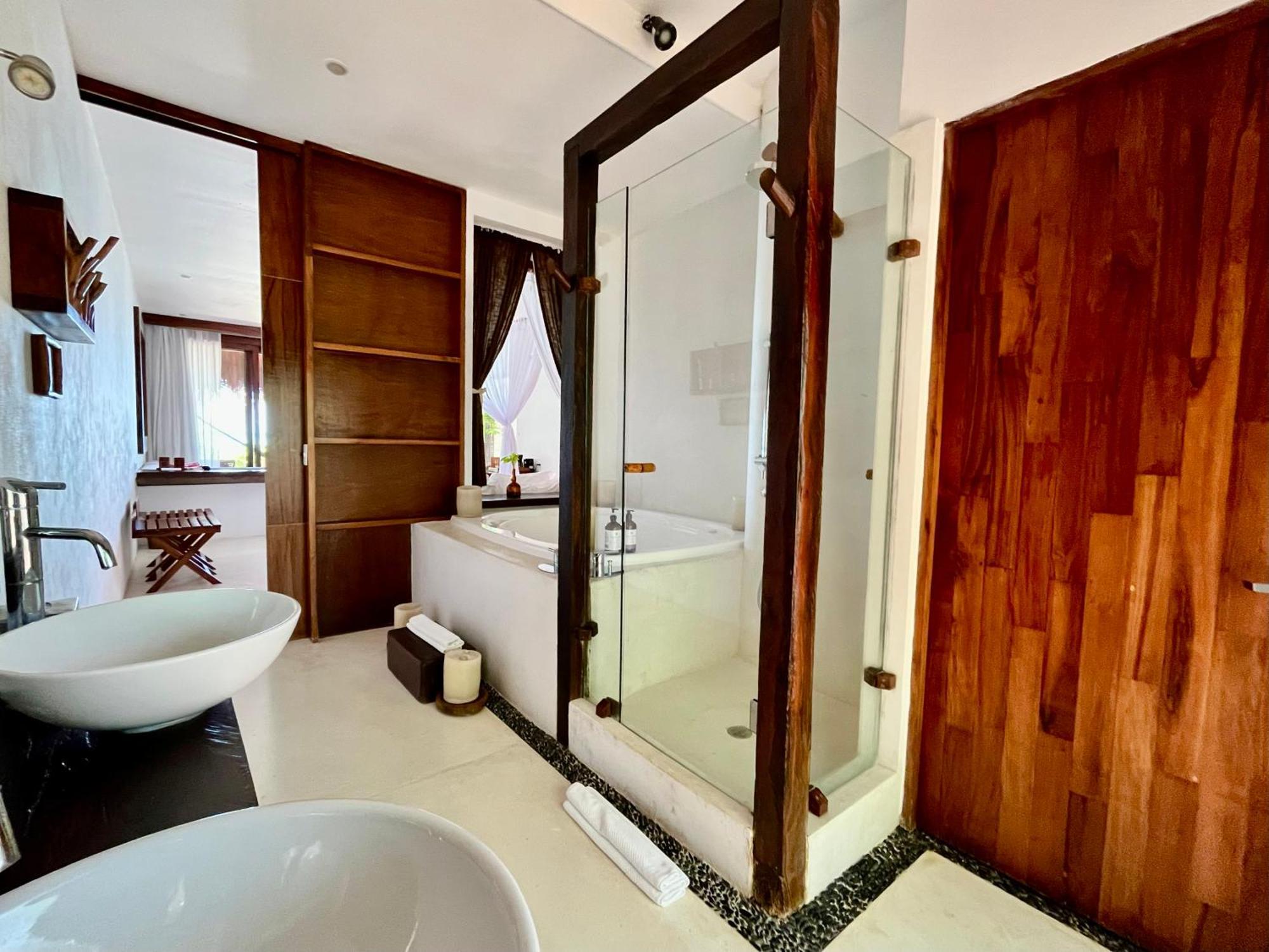 Hotel The